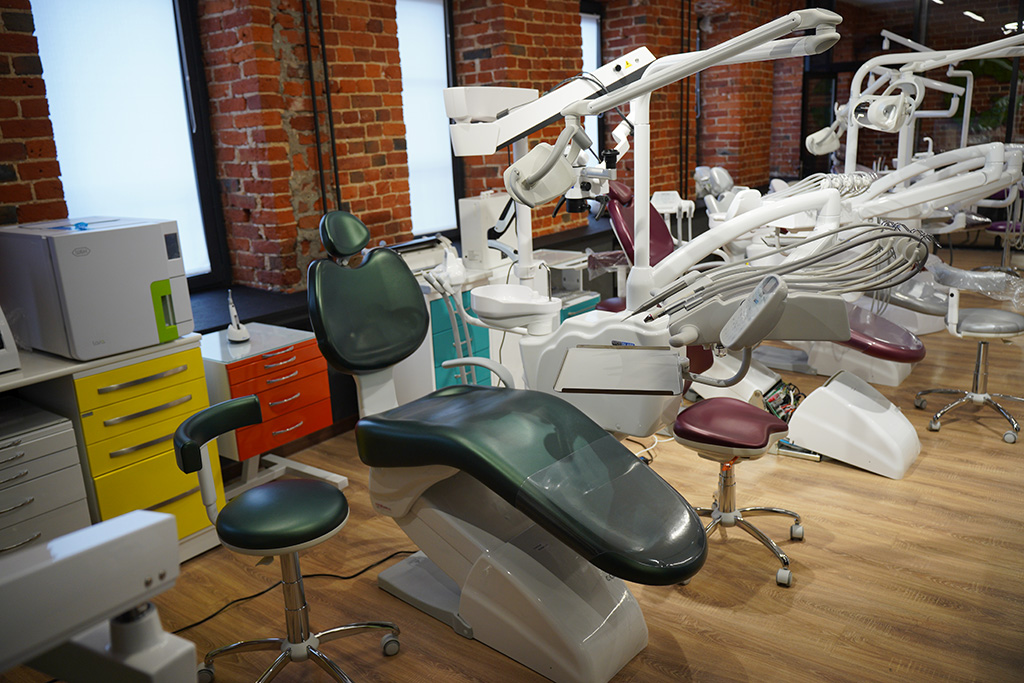 Демонстрационный зал стоматологического оборудования и стоматологических установок в Москве_3.jpg